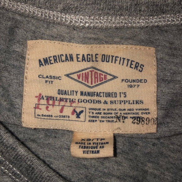 American Eagle T-Shirt | Looks New - Picture 4 of 4